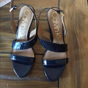Calvin klein navy blue pump